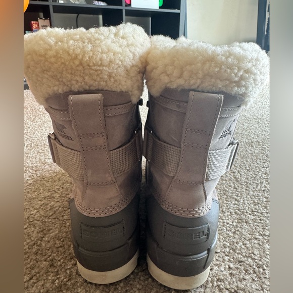 Sorel Leather Waterproof Snow Boots - size 8.5 - Picture 6 of 8